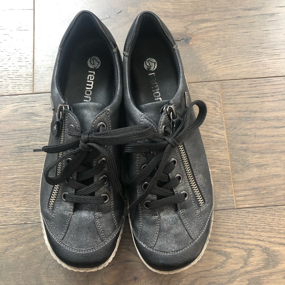 Remonte Women’s Metallic Sneakers Sz 38